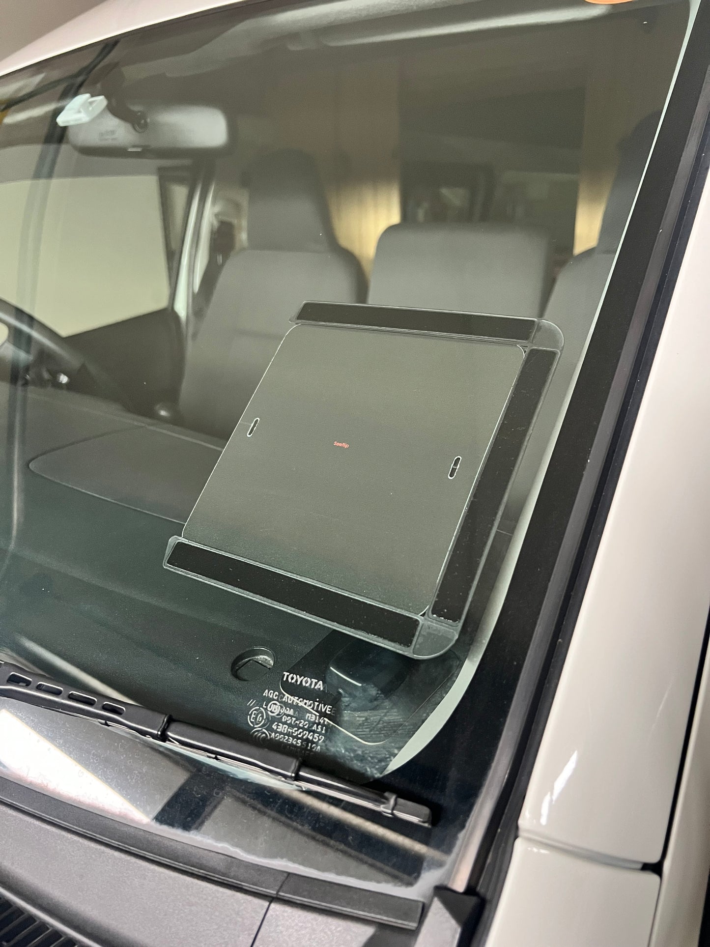 Seeflip | L Plate Set